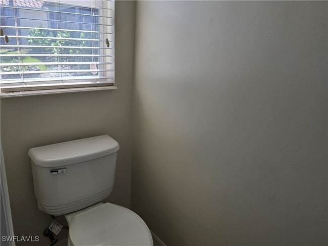 Building Photo - 2049 Fairmont Ln