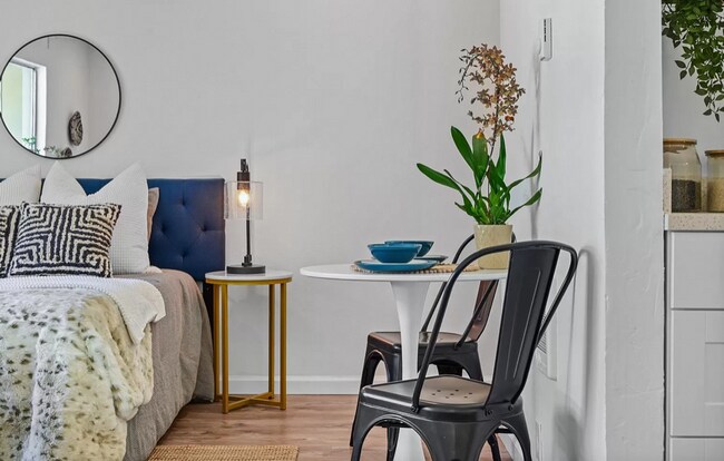 Building Photo - Adorable Remodeled Studio! Walk to Lake Merritt, Trader Joes, Whole Foods! Parking Included!