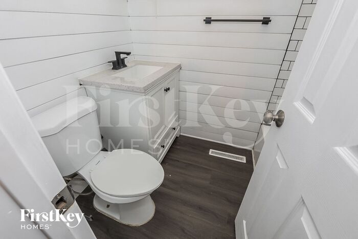 Building Photo - 3976 Richard Ave