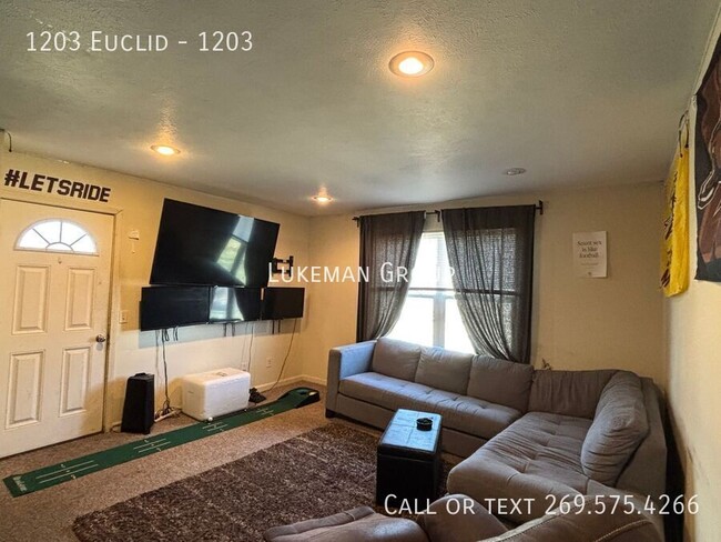 Building Photo - 1203 Euclid-1203