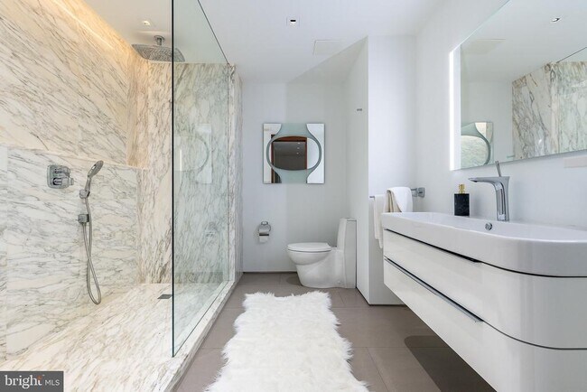 Building Photo - 210 W Rittenhouse Square