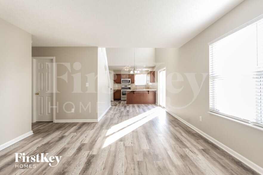 Building Photo - 7250 Pipestone Dr