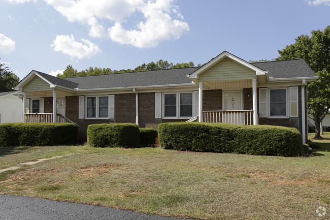Building Photo - Saluda Forest