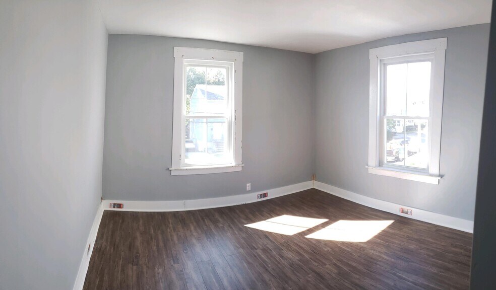 Building Photo - 32A Highland St