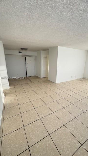 Building Photo - 2025 NE 164th St