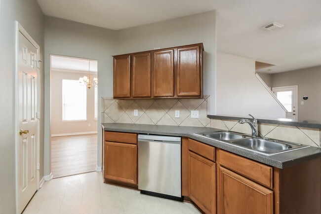 Building Photo - 12327 Landsdown Ridge Way