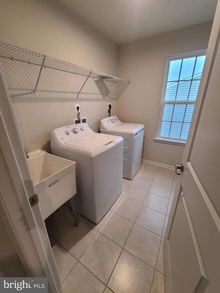 Building Photo - 1006 Valley Run Dr