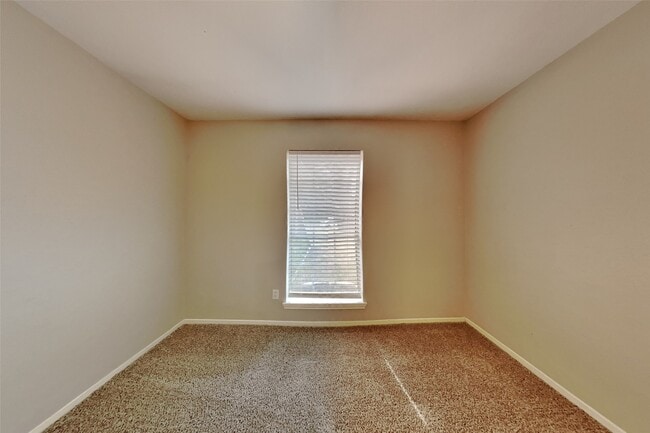 Building Photo - 22306 Red River Dr