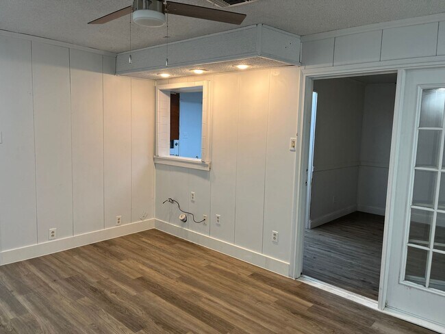 Building Photo - 5857 Dennis Ave