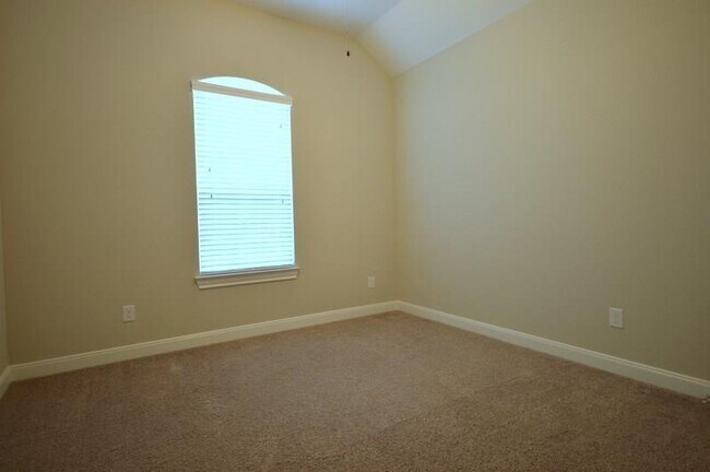 Building Photo - 2211 Hidden Meadow Ln