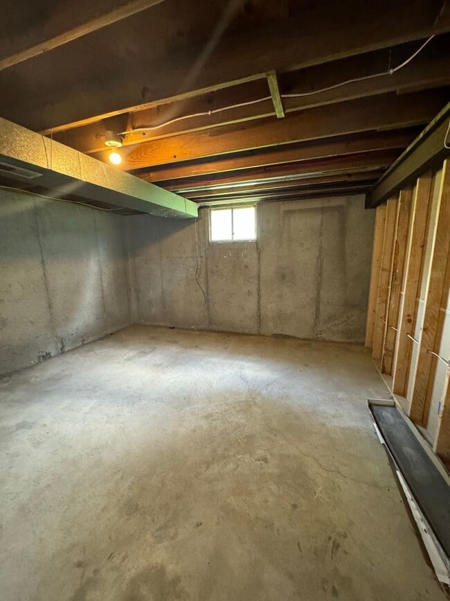 Building Photo - Coming Soon: Updated 3 Bedroom Duplex with...