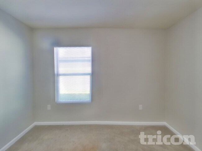 Building Photo - 1987 April Oaks Dr