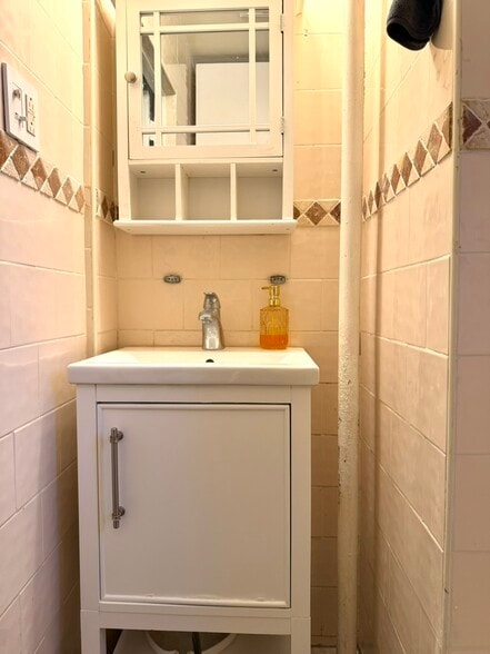 Building Photo - 448 E 87th St