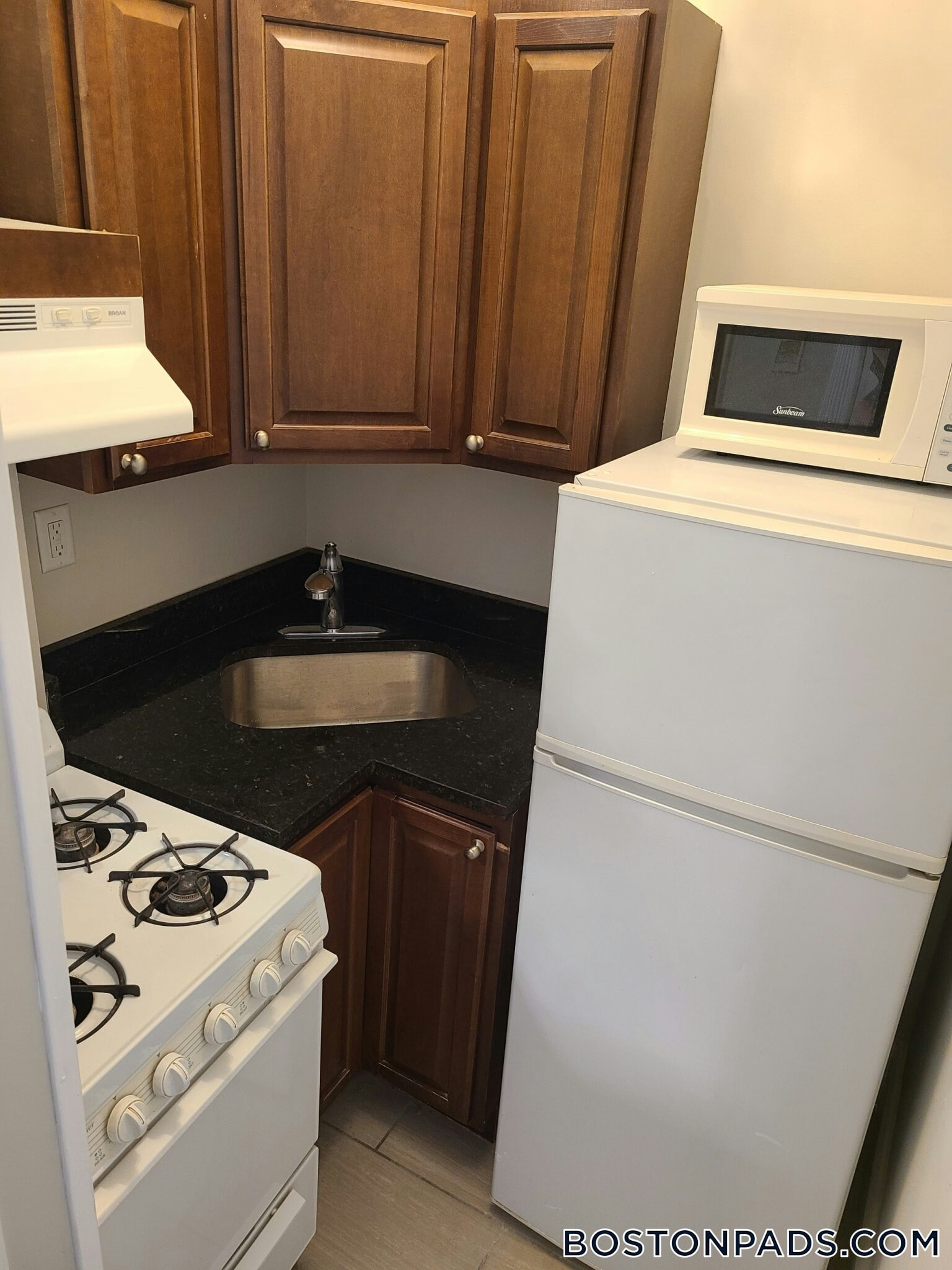 Building Photo - 38 Hemenway St