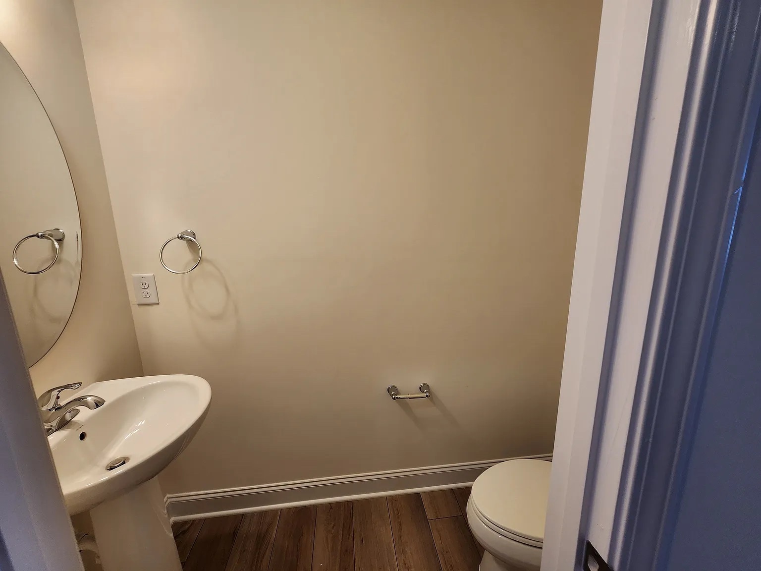 Building Photo - Room in Townhome on Caddis Bnd
