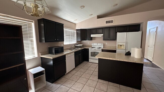 Building Photo - Three Bedroom in Blakeman Ranch!