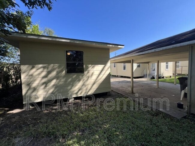 Building Photo - 13363 Sunshine Rd