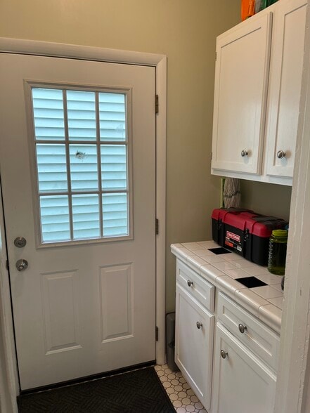 mudroom - 17 5th St