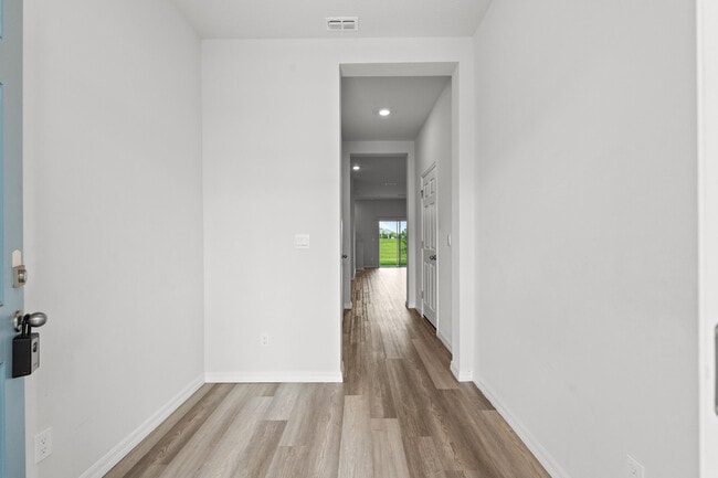 Building Photo - 12869 SW Forli Wy