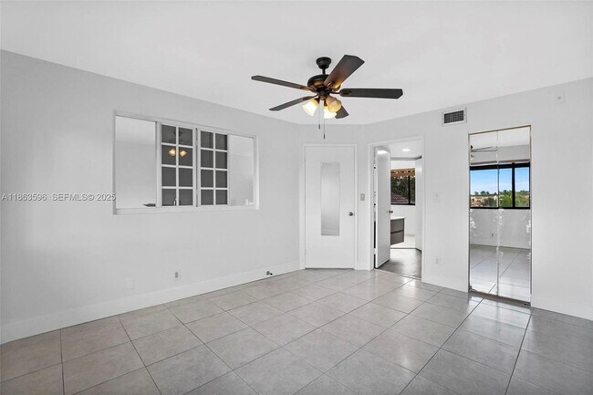 Building Photo - 15549 Miami Lakeway N