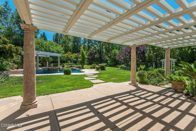 Building Photo - 31858 Saddletree Dr