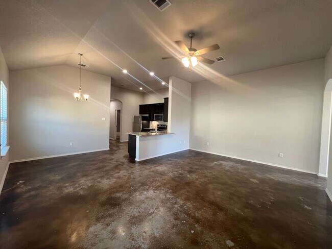 Building Photo - Luxury 3/2 Duplex in Seguin, Texas