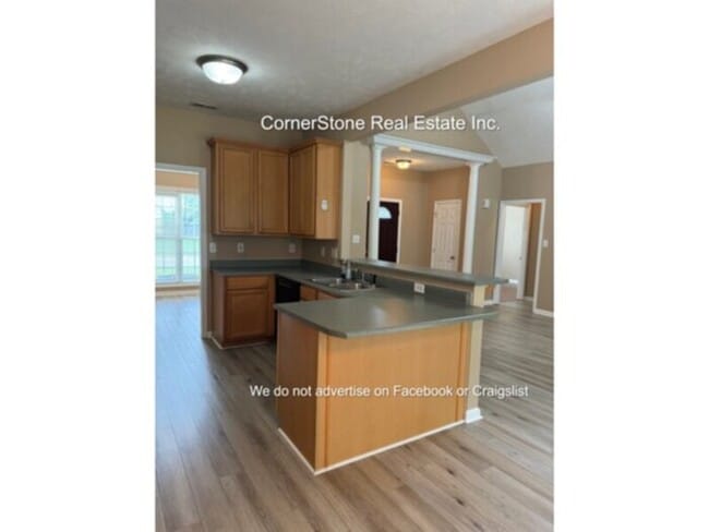 Building Photo - 106 Van Buren Dr