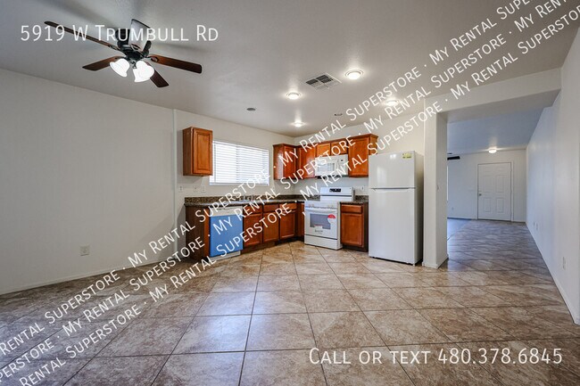 Building Photo - 5919 W Trumbull Rd