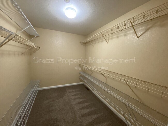 Building Photo - 239 Bristlecone St