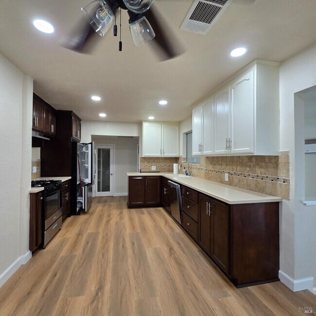 Building Photo - 117 Cypress St