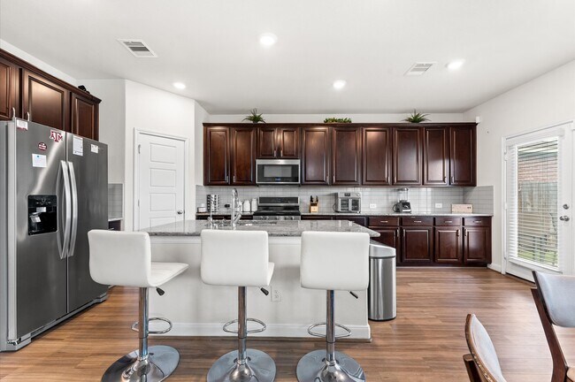 Building Photo - 24231 Prairie Glen Ln