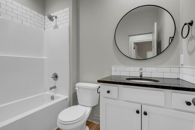 Building Photo - 1923 Sutton Ct