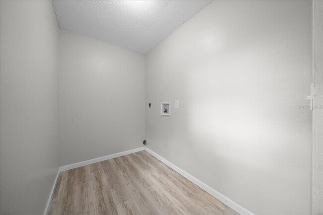 Building Photo - 4103 Holly Hill