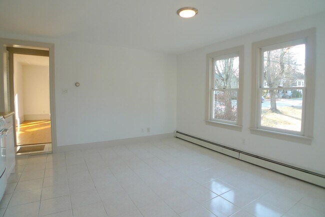 Building Photo - 83 Main St