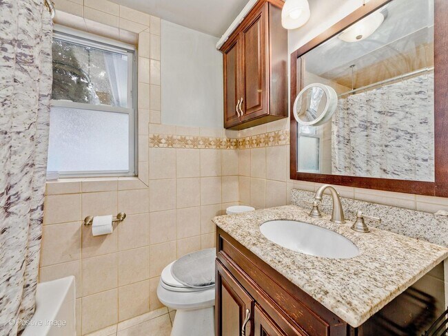 Building Photo - 36 E Touhy Ave