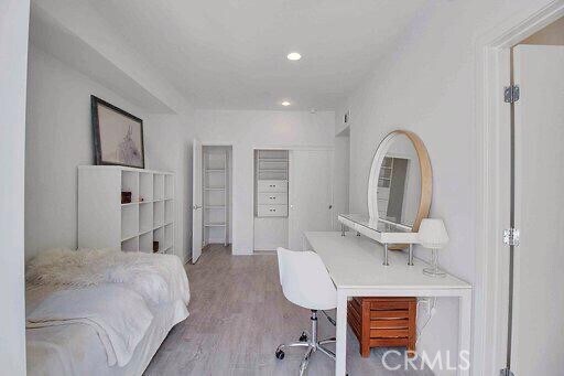 Building Photo - 1223 Larrabee St