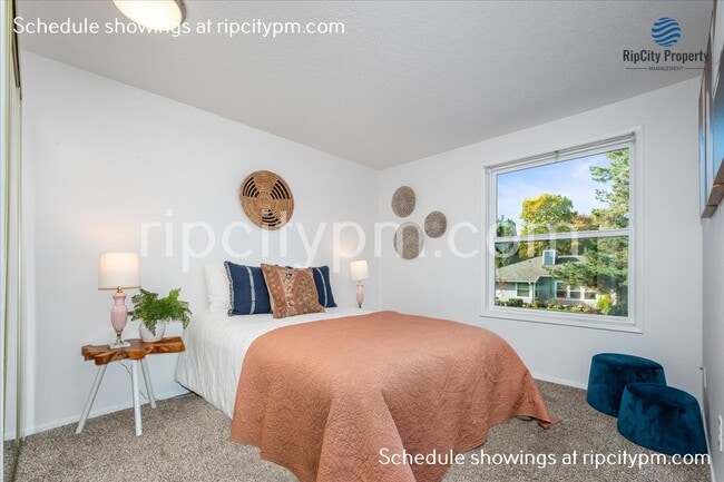 Building Photo - 8312 SW Mohawk St