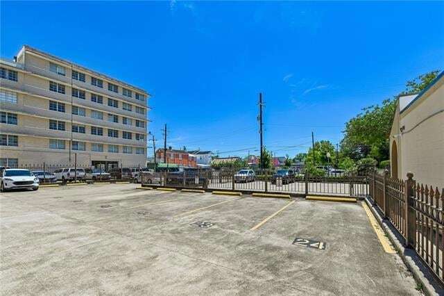 Building Photo - 1224 St Charles Ave