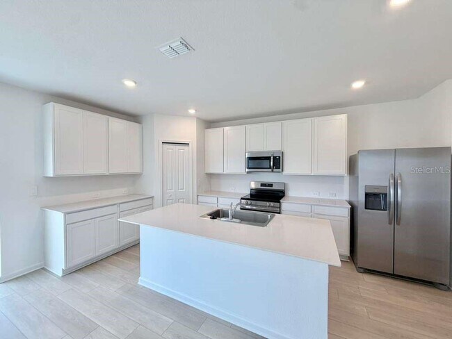 Building Photo - 6472 Domizio Dr