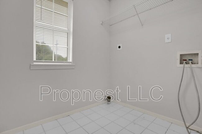 Building Photo - 840 Barrington Woods Cove