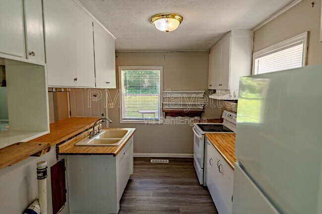 Building Photo - 3302 Longlois Dr