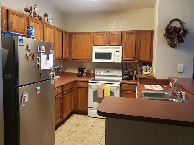 Building Photo - 8102 Lillies Way