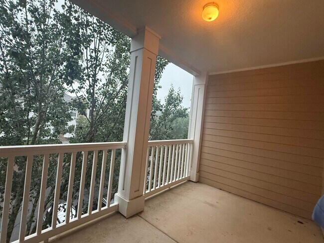 Building Photo - 2801 Chancellorsville Dr