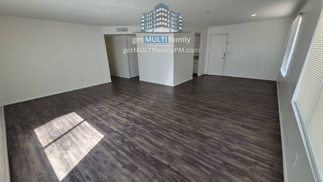 Building Photo - 334 N McQueen Rd