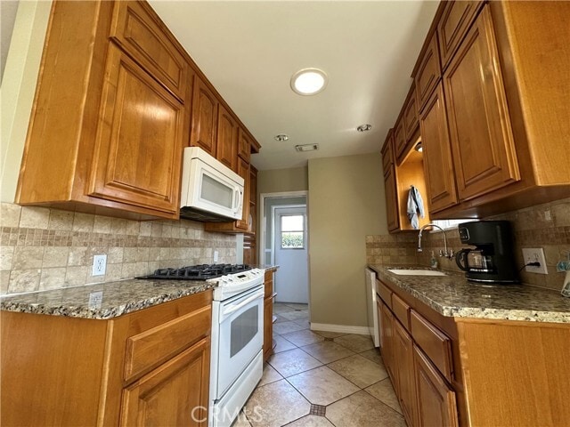 Building Photo - 4981 Lincoln Ave