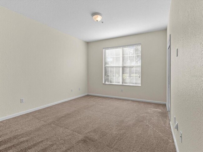 Building Photo - 8296 Portofino Dr