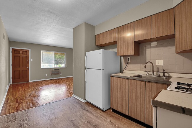 Building Photo - St. Louis Hills Studio