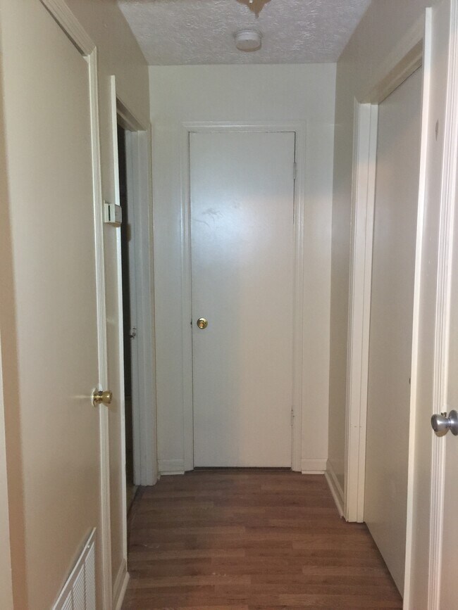 Building Photo - Robinwood Apartments