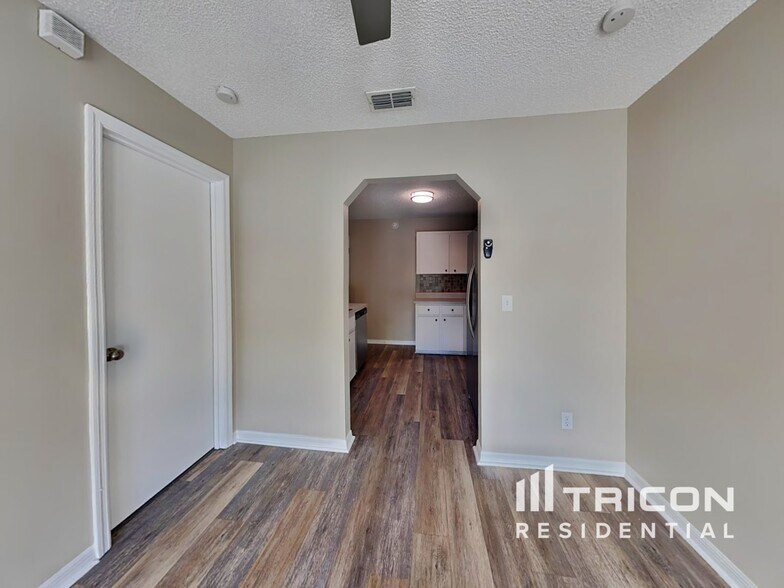 Building Photo - 3413 Yule Tree Dr