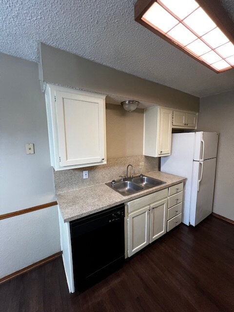 Building Photo - Move in Ready 2/2 with 1 car garage in Saginaw!